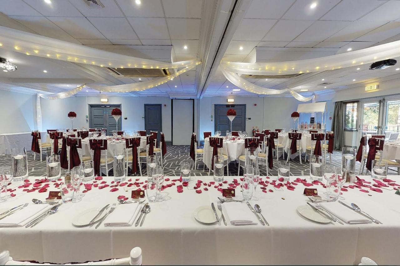Village Hotel Manchester Cheadle تشيدل المظهر الخارجي الصورة