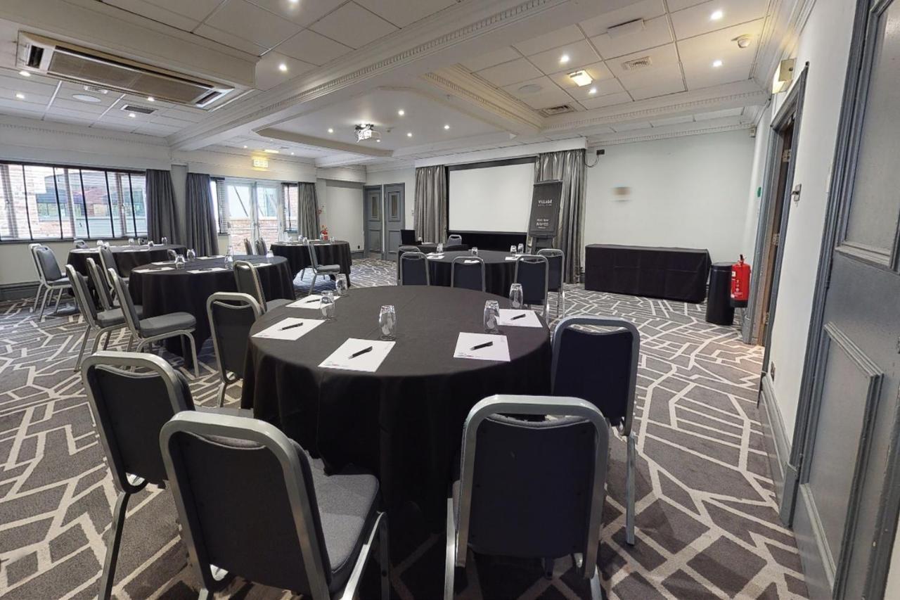 Village Hotel Manchester Cheadle تشيدل المظهر الخارجي الصورة