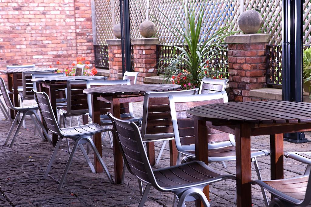 Village Hotel Manchester Cheadle تشيدل المظهر الخارجي الصورة